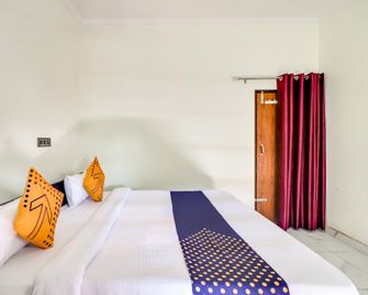 Hotel O Hotal Kesariya - Rewāri - Bedroom