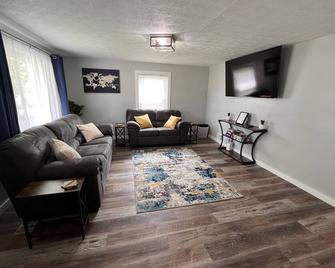 Top-Rated Guest Favorite- Near Ball State & Iu Hospital & November Specials - Muncie - Huiskamer