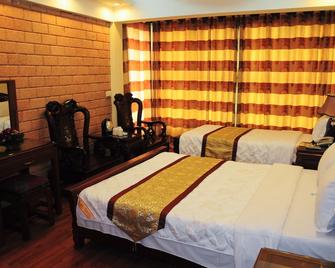 Thai Ha Hotel - Hanoi - Bedroom