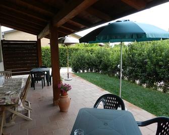 Agriturismo Casa Guidoni - Follonica - Innenhof