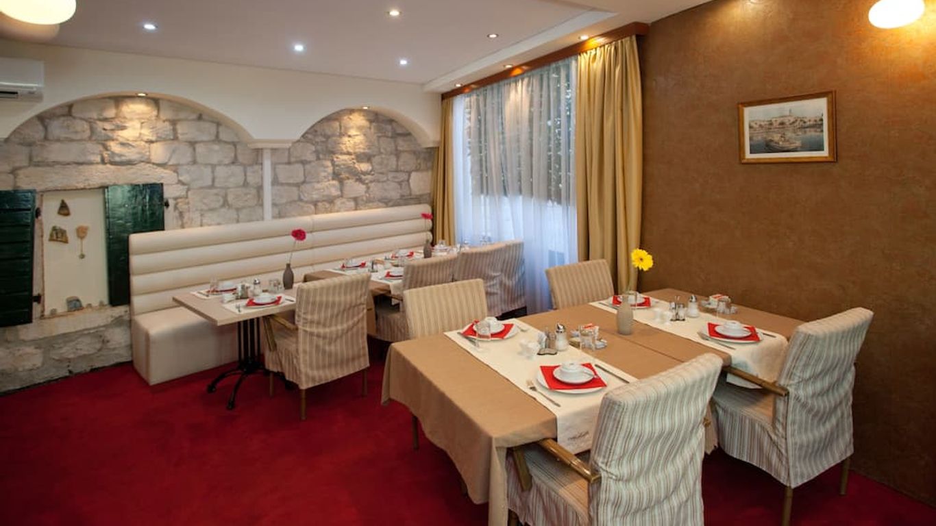 Authentic Luxury Rooms