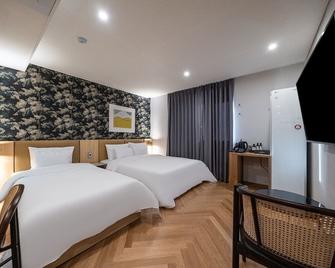 Hound Pyeongtaek Songtan Branch - Pyeongtaek - Habitación