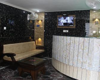 Hotel Silk - Халдвані