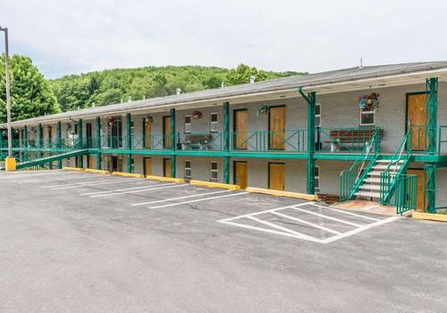 Quality Inn Royle From 104 Kittanning Hotels Kayak