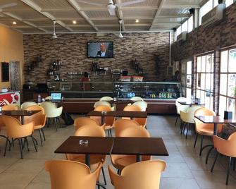 هوتل سنترال - ساو تومي - مطعم