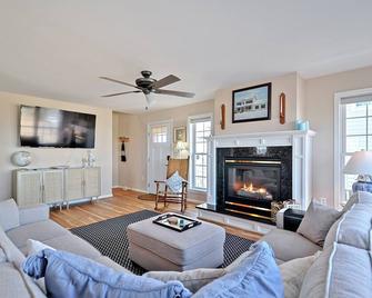 Sleeps 12. Near Bowers Beach, De Turf, Speedway, Af Base, Casino. New Listing! - Frederica - Sala de estar