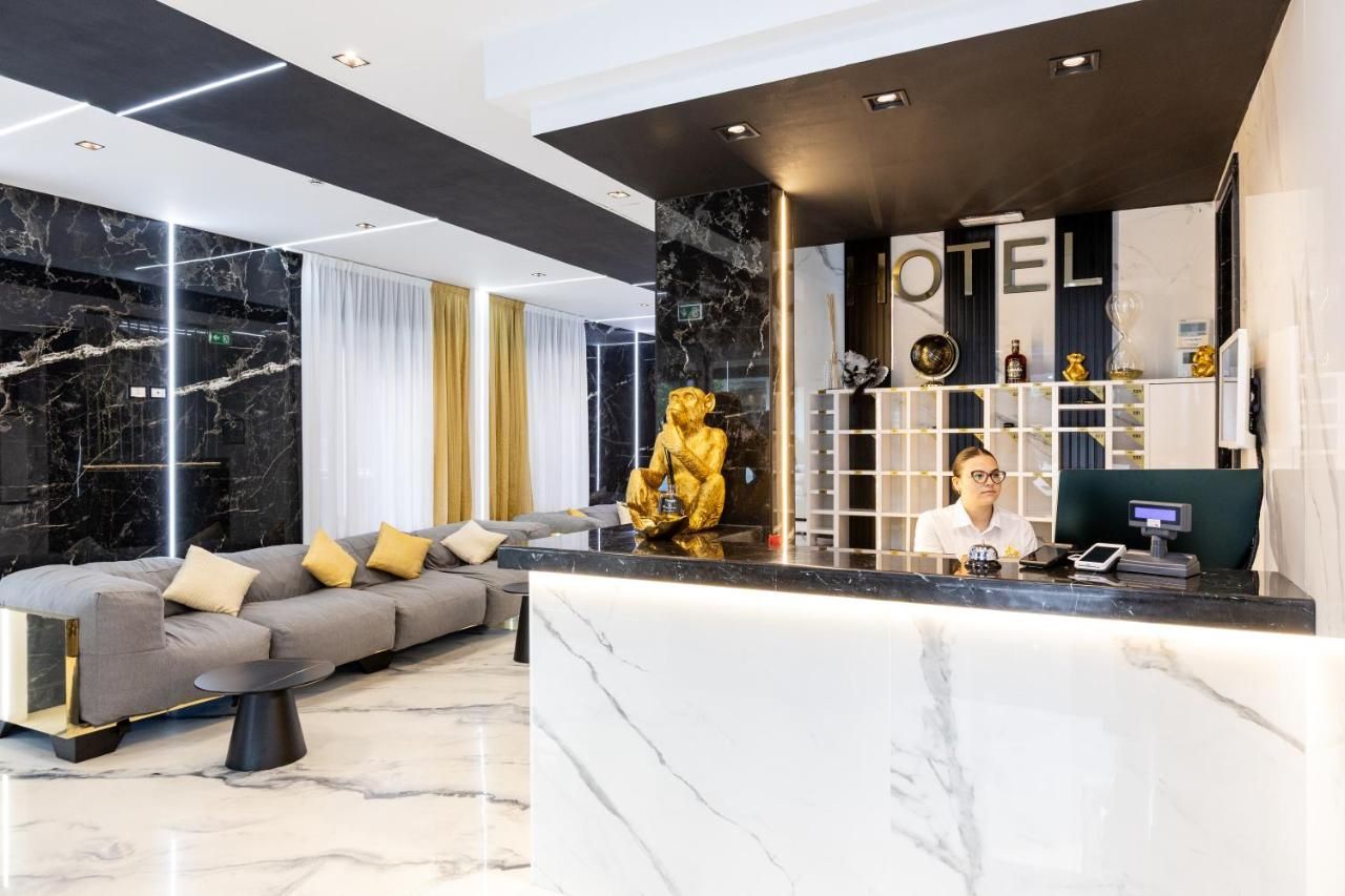 La Tour Palace Hotel & Restaurant thumbnail 2