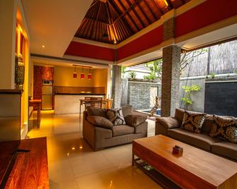 The Wolas Villas - Kuta - Huiskamer