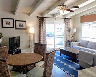 Cozy Cottage Steps to the Beach - Newport Beach - Stue