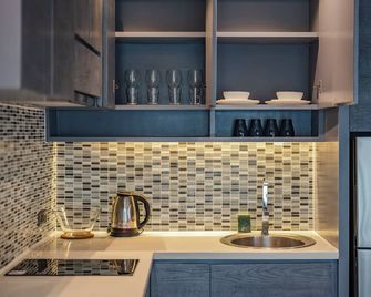 C161 1Km to beach New City gate - Kathu - Kitchen