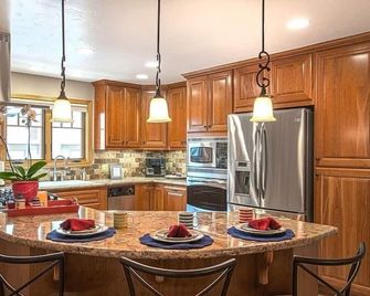 3646 Seashore Retreat - Pacific Grove - Cocina