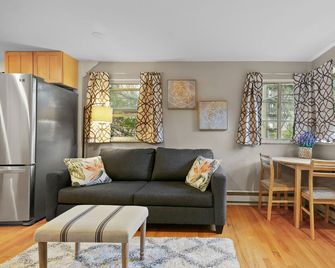 Beautiful Carriage House | Near Botanical Gardens | On site parking - Denver - Sala de estar