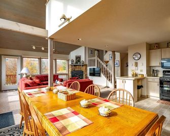 Viewtopia - 36 Misty Mountain Lane - Davis - Eetruimte