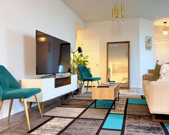 Cozy Room In Modern & Serene Home near Hospitals & Attractions - Yukon