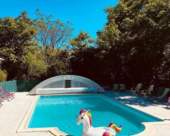 cottage in the countryside, very well restored with swimming pool - Fargues - Piscina