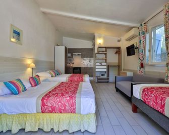 Hotel Cayrons Vence & St Paul de Vence - Vence