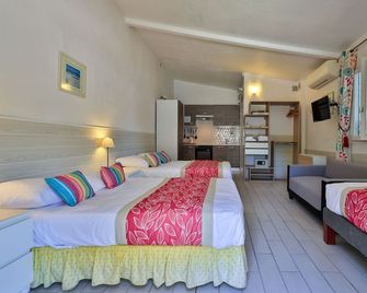 Hotel Cayrons Vence & St Paul de Vence - Vence