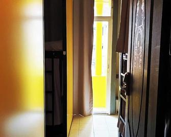 Beehive Phuket Old Town Hostel - Phuket - Pasillo