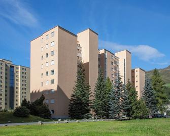 Apartment Chesa Ova Cotschna 304 by Interhome - Sankt Moritz - Edificio