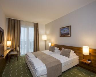 Zenit Hotel Balaton - Vonyarcvashegy - Schlafzimmer