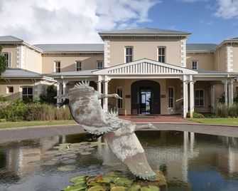 Apartments on The Eighteenth at Prince's Grant Golf Estate - KwaDukuza - Edificio