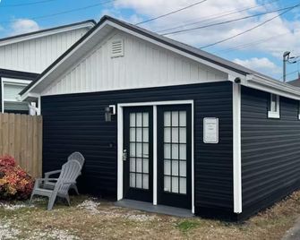 Cozy Tiny Home Near Downtown Lenoir City - Lenoir City - Gebouw