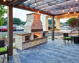 Home2 Suites by Hilton Atlanta Norcross - Norcross - Innenhof