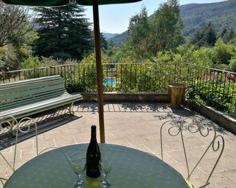 Fantastic country house with pool for up to 6 people on the edge of the Cevennes - Saint-Jean-du-Gard - Balkón