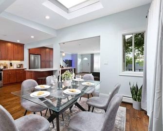 New Stylish Beach Home near Stamford Downtown/Cove Beach/ 40 min to NYC - Stamford - Essbereich