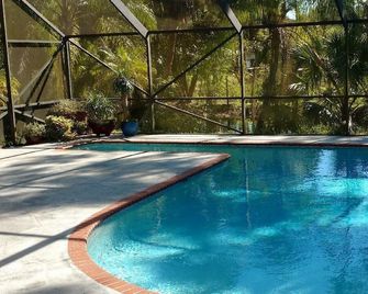 Florida Studio Retreat - Jupiter - Zwembad