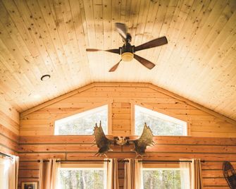 Denali Wild Stay - Healy - Wohnzimmer
