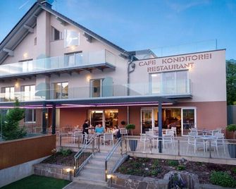 Appartment 2-4 Personen - Hotel Restaurant Sailer - Seewalchen - Gebouw