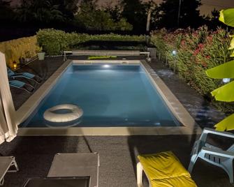 Bella vita - Arthès - Piscina