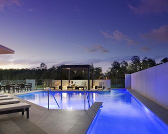Pullman Brisbane Airport - Brisbane - Pool
