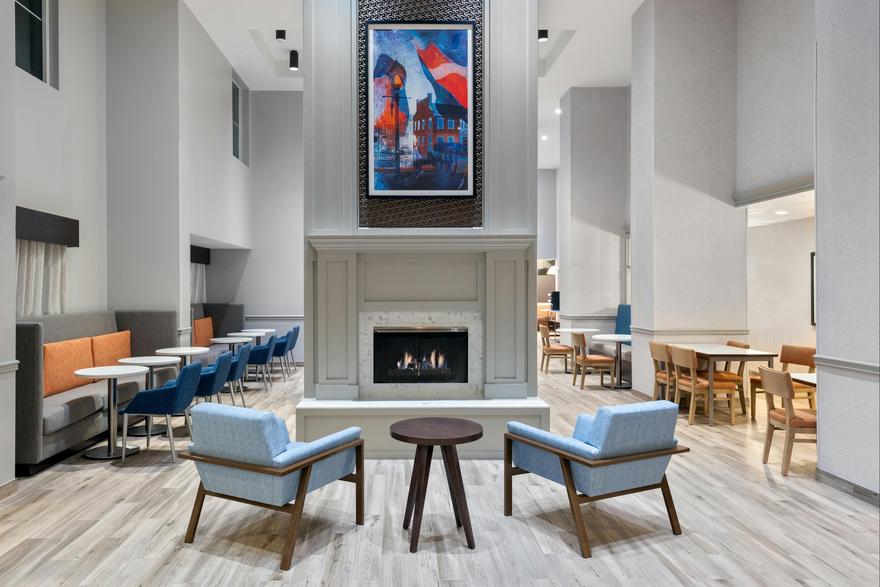Hampton Inn & Suites Charlottesville-At The University - Charlottesville - Lounge