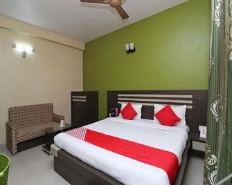 Oyo 12318 Hotel Sea Horse - Mandarmani - Habitación