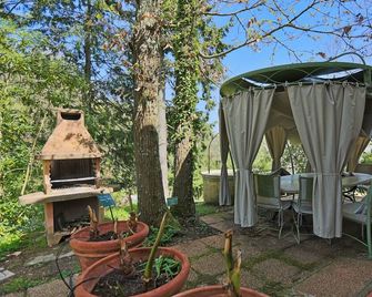 Apartment in Sassetta With Pool and Garden - Sassetta - Patio