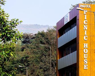 Picnic House, Lavasa - Lavasa - Building