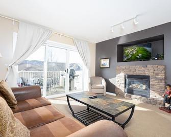 Paradise Canyon Golf Resort - Luxury Villa 407 - Lethbridge