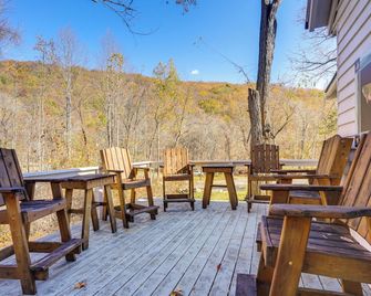 Stoney Creek Cottage Waterfront Hot Tub, Fire Pit - Nellysford - Balcony