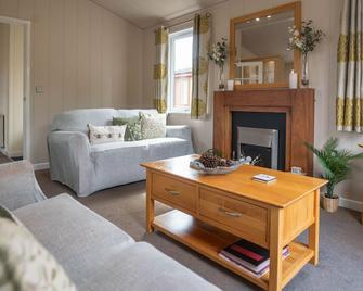 6 Atlantic Crescent Lodge - 2 Bed-Sleeps 4-Tjs6ac - Ilfracombe - Huiskamer