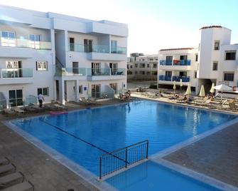 Evabelle Napa Hotel Apartments - Ayia Napa - Piscina