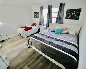 Your Home Away From Home - Lauderhill - Bedroom