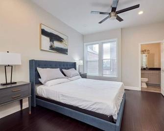 St Louis 2bd 2ba, Forest Park, Bj Hospit - St. Louis - Bedroom