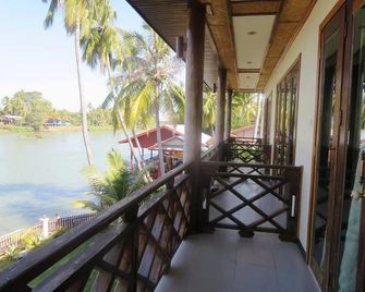 Sengahloune Villa - Khon - Balcón