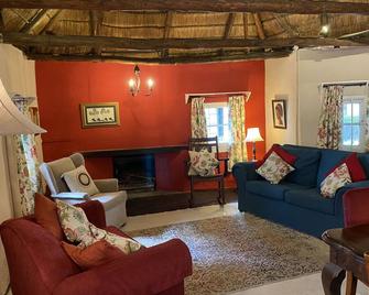 Waterberg Cottages, Private Game Reserve - Vaalwater - Sala de estar