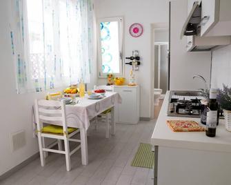 Casa Vacanze La Coccinella - Trapani - Restaurant