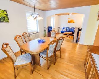 Ferienwohnung Ella, 95qm, Terrasse - Todtnau - Dining room