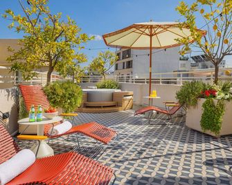 Albi Florentin - Traveler's Choice 2025 - Tel Aviv - Ban công