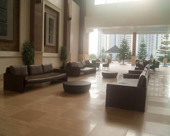 End Unit Condo at Wind Tagaytay by R&M- City & Lake View - Tagaytay - Lobby